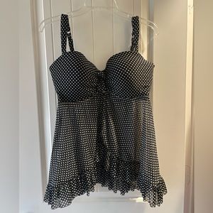Coco Reef black and white swimsuit top. Size 38D